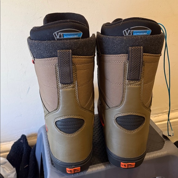 EUC Vans Aura OG Snowboard Boots Size 10 - Picture 7 of 12